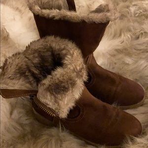 Caramel colored suede and furry booties!